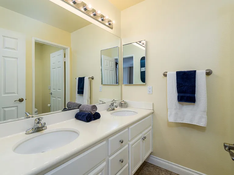 1668 Paseo Maravilla — Photo 31