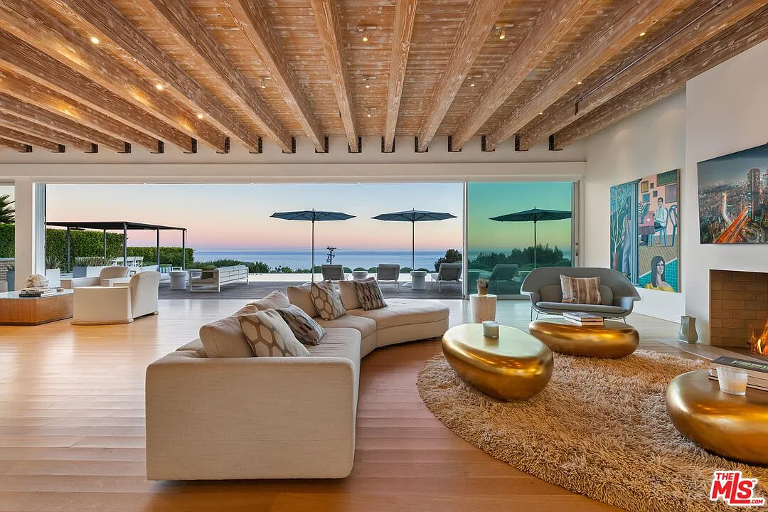 4 bed, 6.0 bath, 8110 sqft, $45,000 — Photo 4