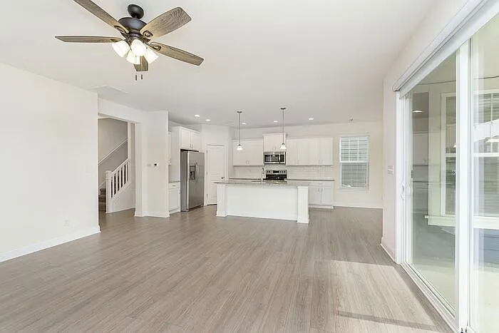 14253 James Dean Dr — Photo 3