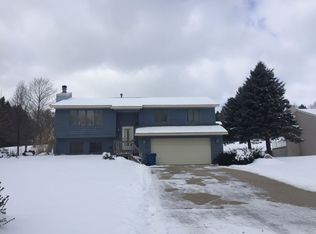5543 Buthview Dr NE, Comstock Park, MI 49321