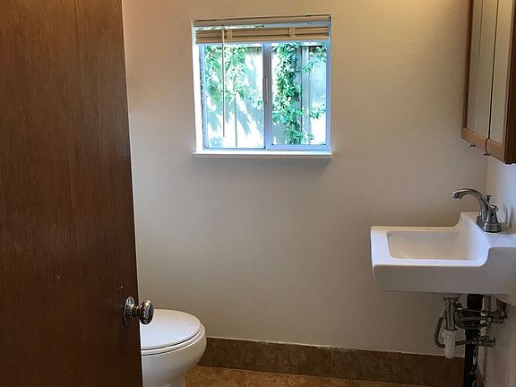 5th image of 1524 West Ave