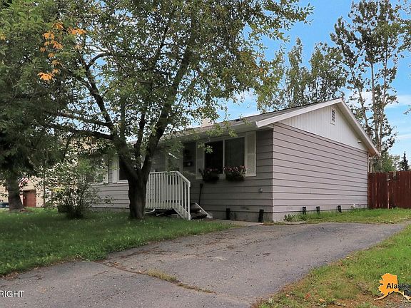 3rd image of 1571 Beaver Pl
