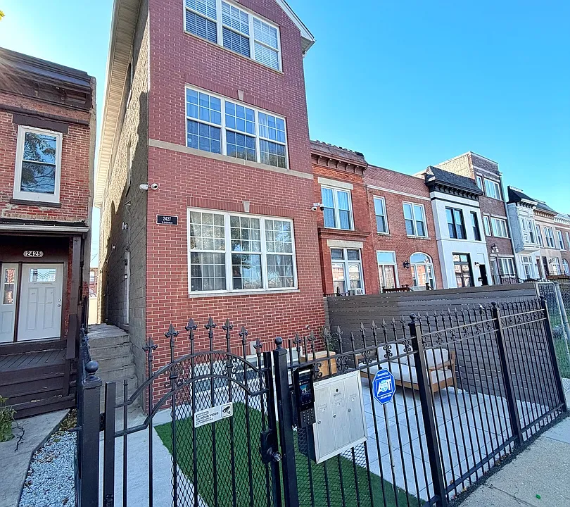 2427 W Grenshaw St #2