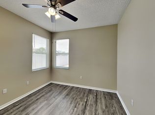 6102 55th Avenue Cir E, Bradenton, FL 34203