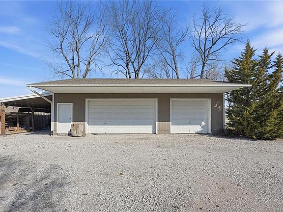 3rd image of 21816 S Hannah Rd