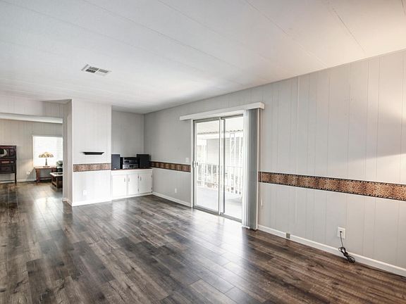4th image of 3901 Lake Ln #60