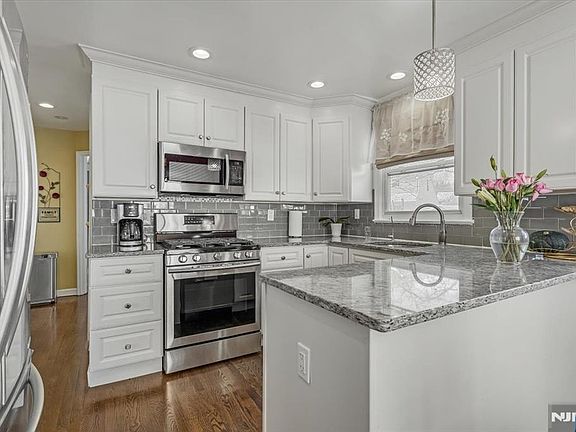 5th image of 491 Dorchester Rd