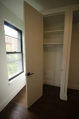 Rented by Delmark Realty LLC | media 34