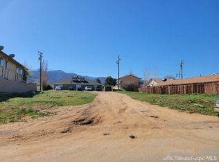 21035 Santa Barbara Dr, Tehachapi, CA 93561