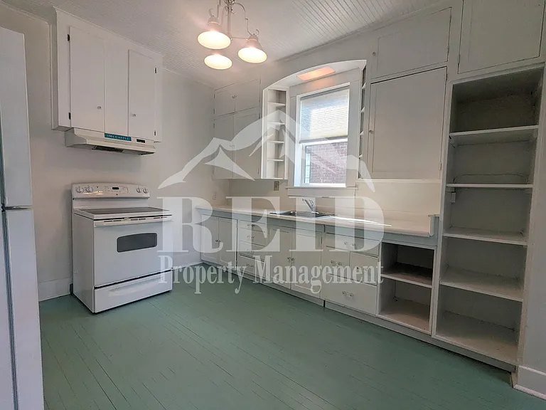 657 Highland Ave — Photo 7