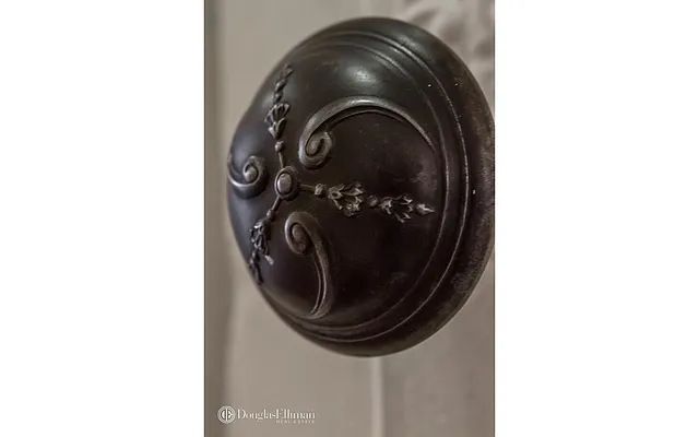 Rented by Douglas Elliman | media 23