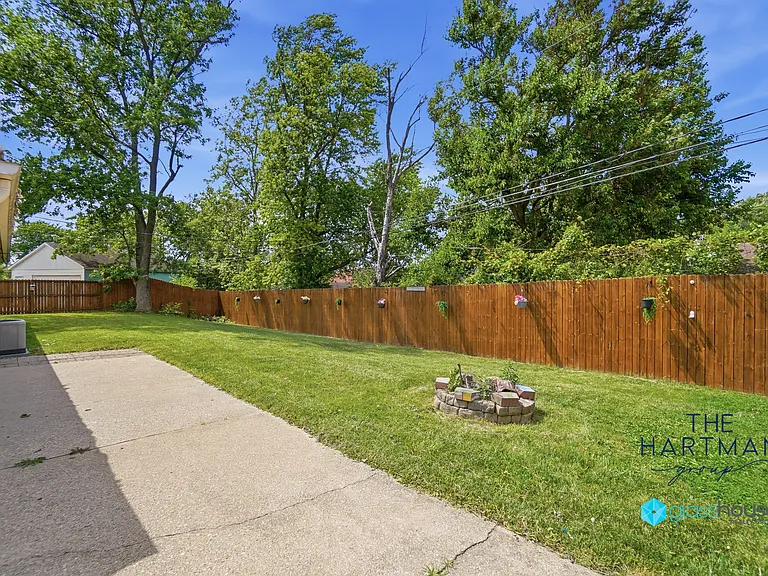 5455 Storck Dr — Photo 27
