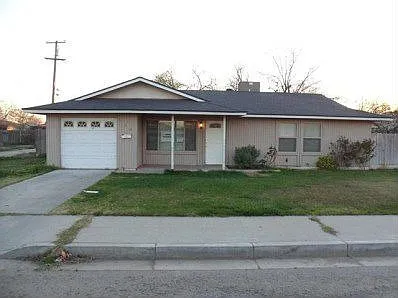 630 N 13th St photo 1