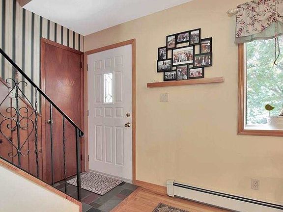 5th image of 44 Pearwood Dr
