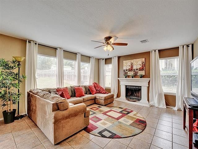 1st image of 1505 Timberwood Dr