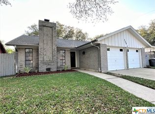 223 Navajo Dr, Victoria, TX 77904