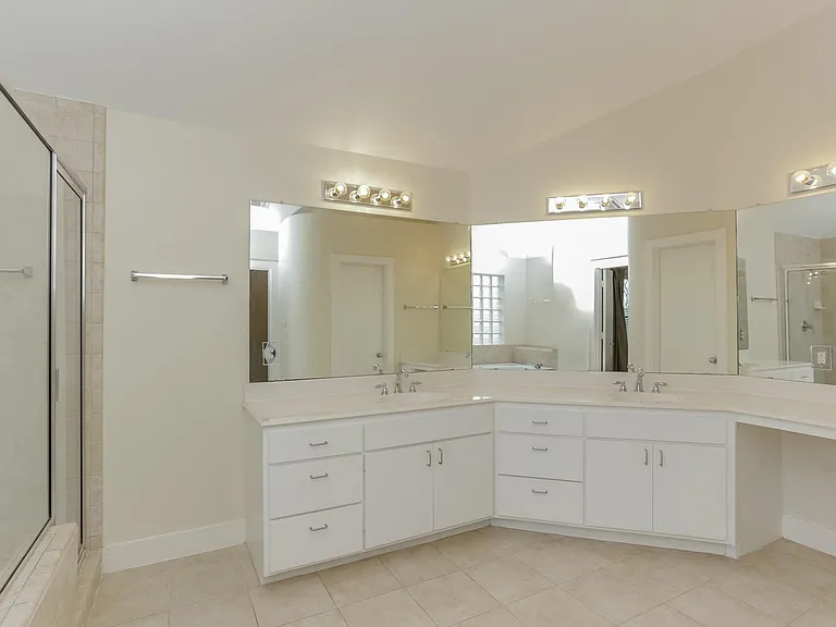2705 Rutland St #B — Photo 13