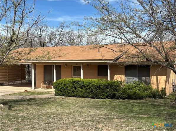 203 Skyview Dr, Lampasas, TX 76550