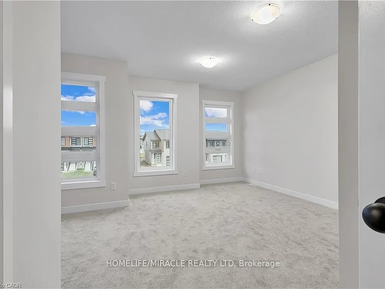19 Wilkinson Ave — Photo 4