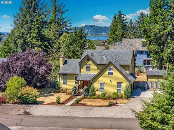 36468 River Point Dr, Astoria, OR 97103