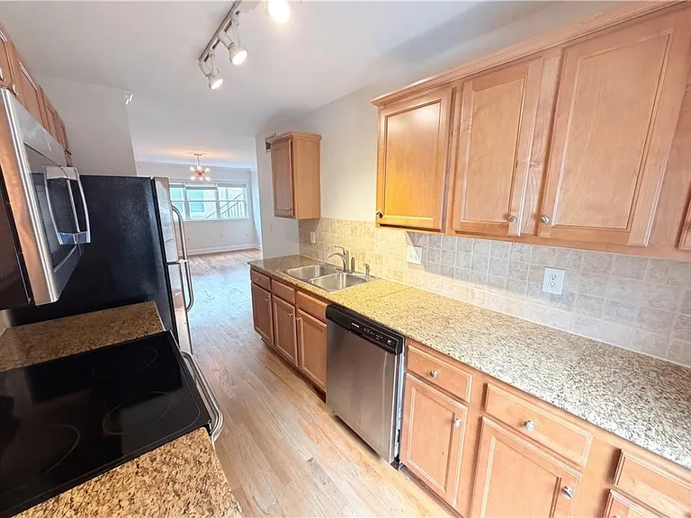 48 Peachtree Ave #200 — Photo 18