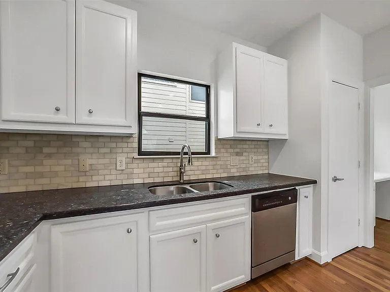 650 Westcross St #70 — Photo 22