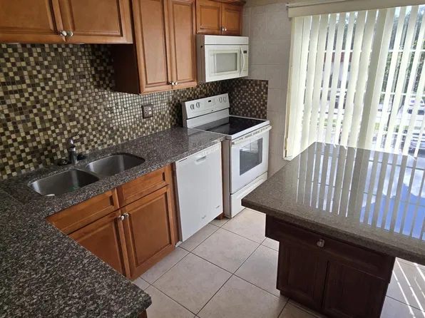 4154 Inverrary Drive #302, Lauderhill, FL 33319
