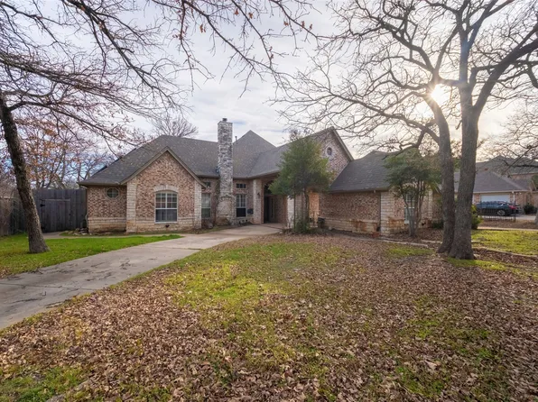 2110 Hidden Woods Ct, Arlington, TX 76006