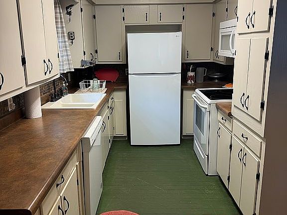 5th image of 386 Private Road 7276