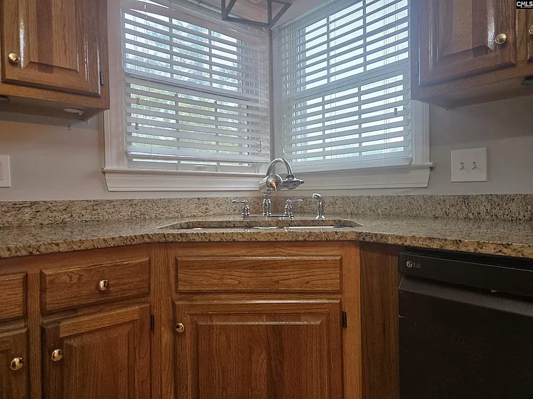 219 Hillridge Way — Photo 11