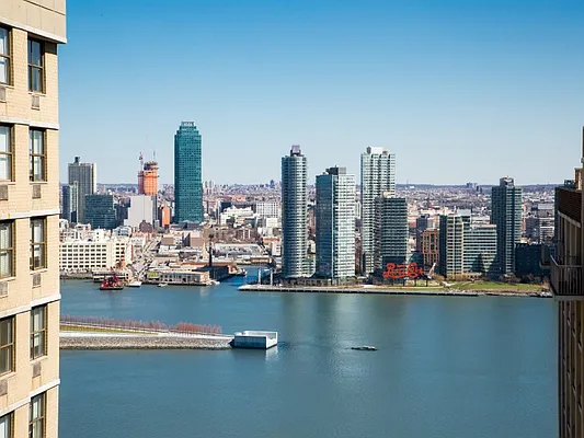 Sold by Sotheby's International Realty | media 16