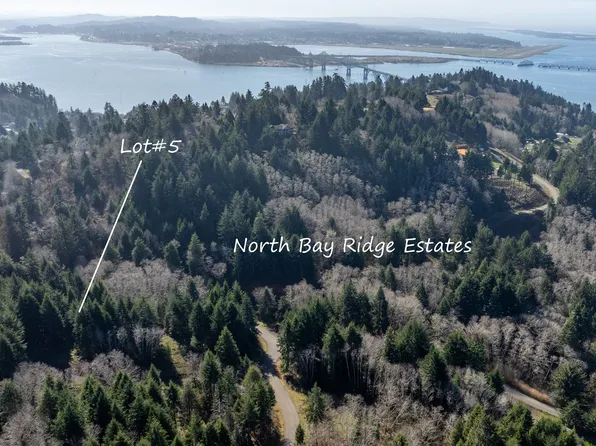 5 Cinnabar Rd, North Bend, OR 97459