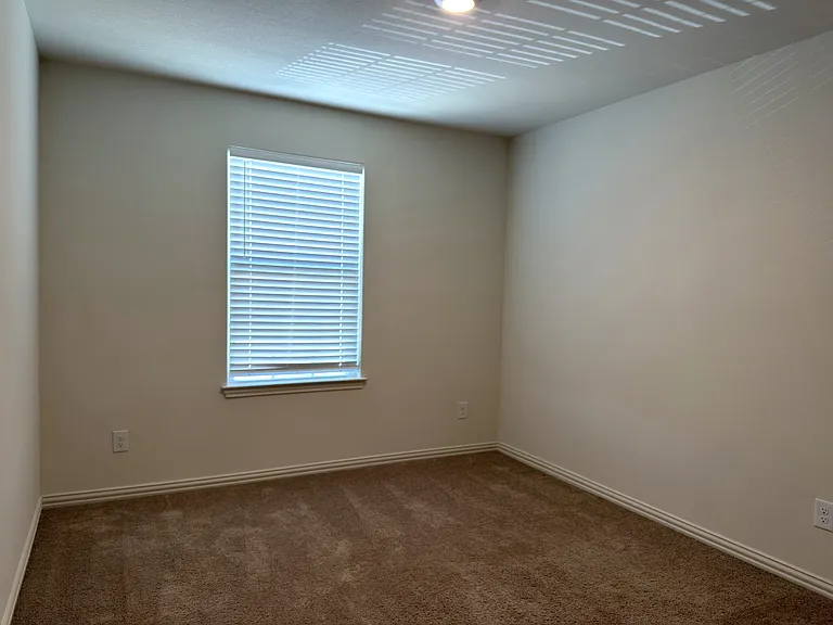 7502 Anchor Cyn — Photo 2