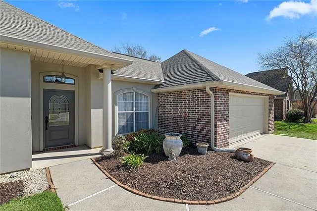 409 Gainesway Dr — Photo 4