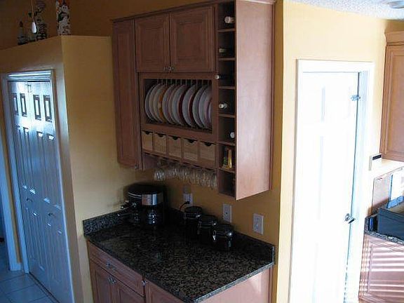 Plate and Glasses Holder