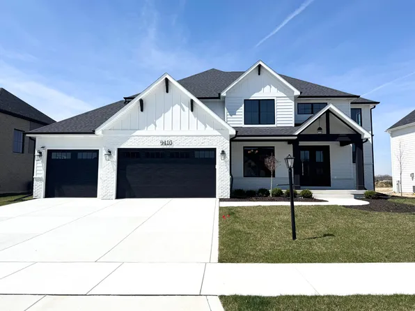 9410 Tall Grass Trail St, Saint John, IN 46373