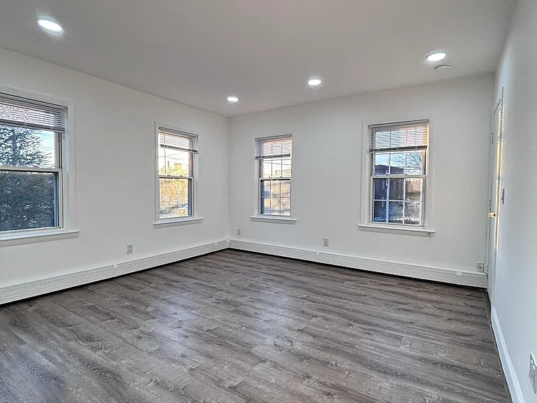 12 Pine St #2 — Photo 2