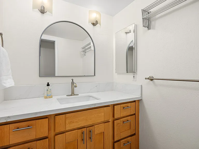 573 S Sierra Ave #6 — Photo 16