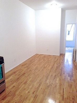 4th image of 210 Green St APT 1R
