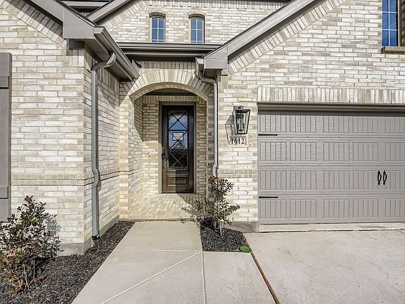 1612 Gimlet - Front Entryway