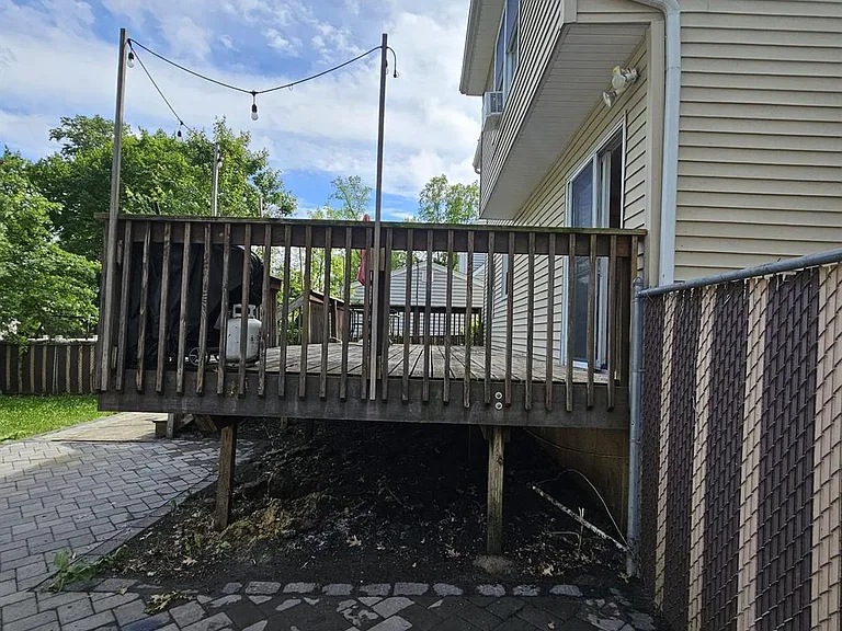 895 Madison Ave — Photo 25