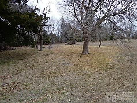 2nd image of 1740 Glenn Ln
