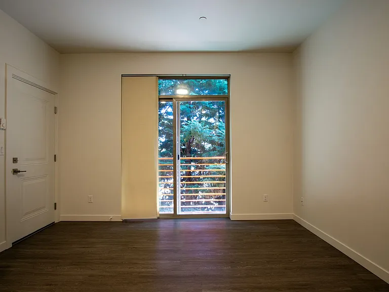 1616 SE Insley St #10 — Photo 4