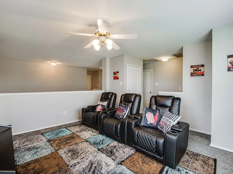 1425 Gatlinburg Cir — Photo 12