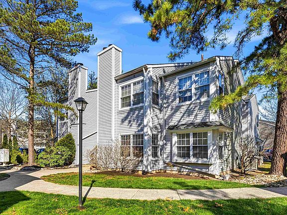 2nd image of 42 Driftwood Ct #42