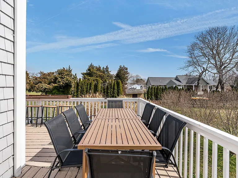 17 Clifford Dr — Photo 5