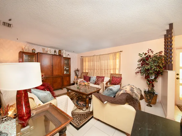 1809 Linwood Avenue, Fort Pierce, FL 34982