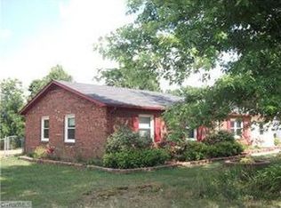 2223 Stonehaven Rd, Kernersville, NC 27284