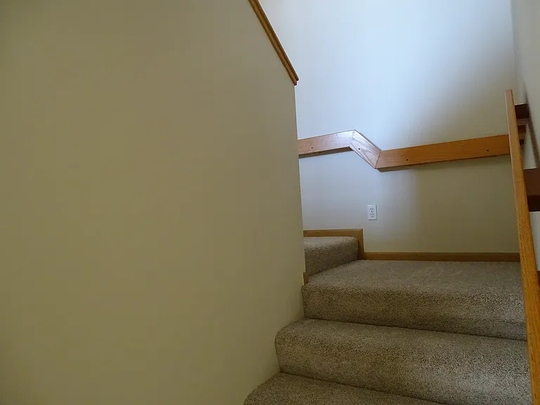 921 E Jefferson St — Photo 19