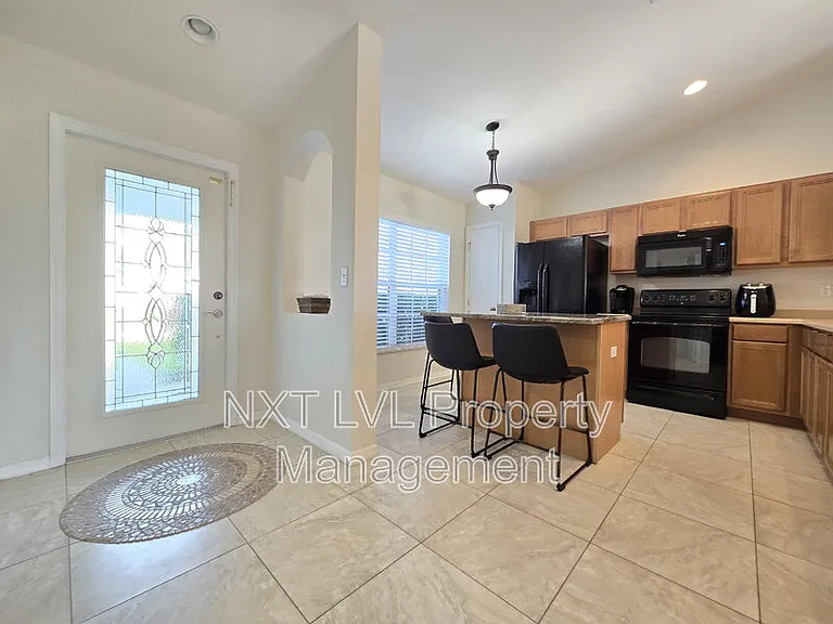 1243 NW 22nd Ave — Photo 2